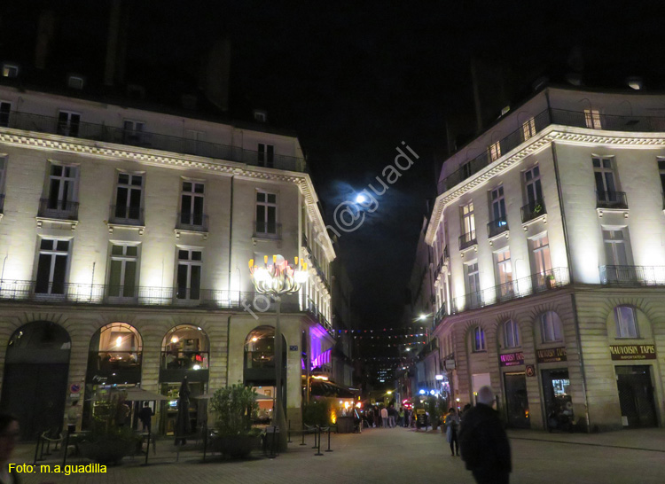 NANTES (382) Place Graslin