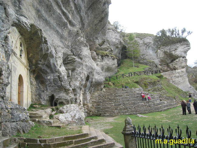 Ojo Guareña 039 - Cueva y Ermita de San Bernabe