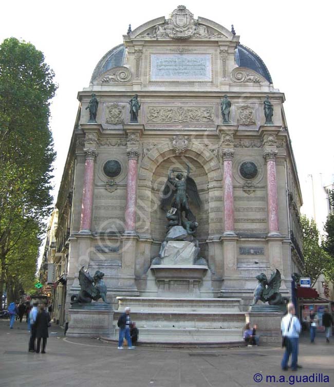 PARIS 077 Place de Saint Michel