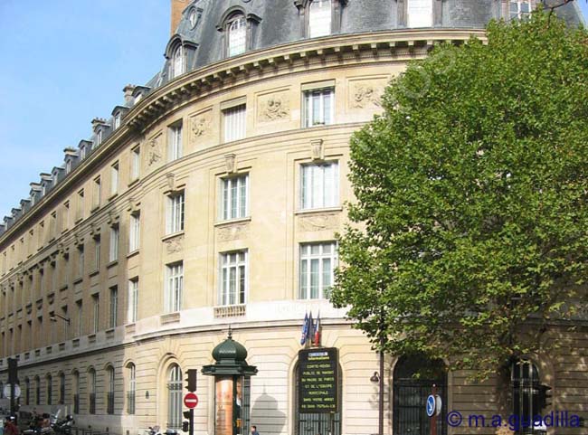 PARIS 081 Place de la Sorbonne 