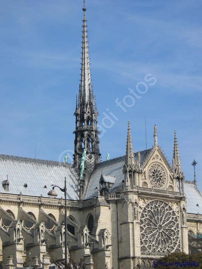 PARIS 153 Notre Dame