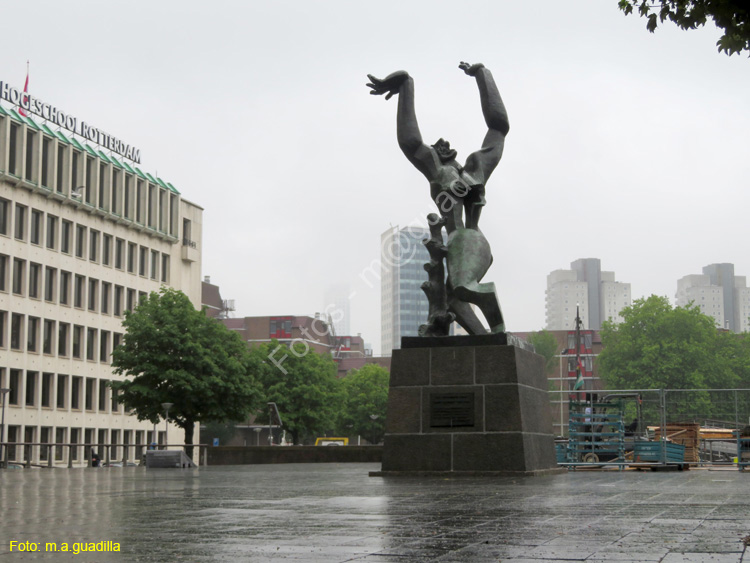 ROTTERDAM (106) Monumento a La ciudad destruida 