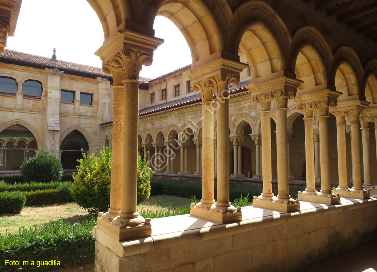 SAN ANDRES DEL ARROYO (137) Monasterio