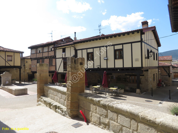 SANTA GADEA DEL CID (136) Plaza de la Iglesia