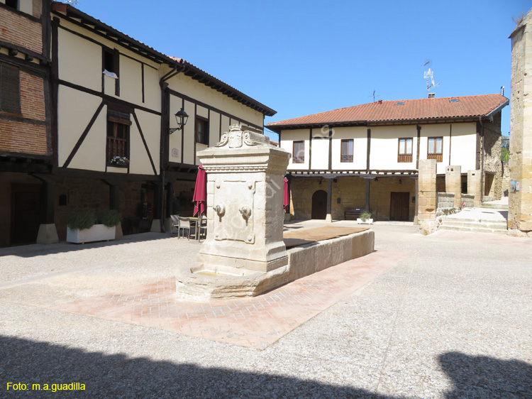 SANTA GADEA DEL CID (142) Plaza de la Iglesia