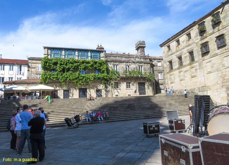 SANTIAGO DE COMPOSTELA (350) Plaza de la Quintana Vivos