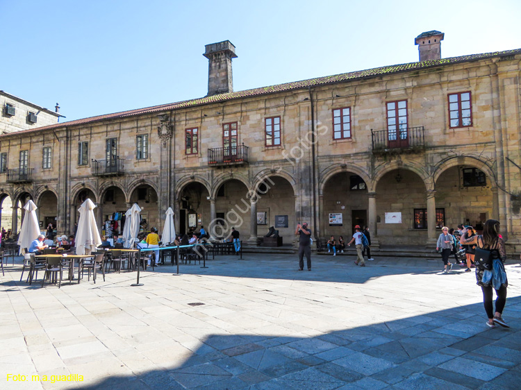 SANTIAGO DE COMPOSTELA (352) Plaza de la Quintana Vivos