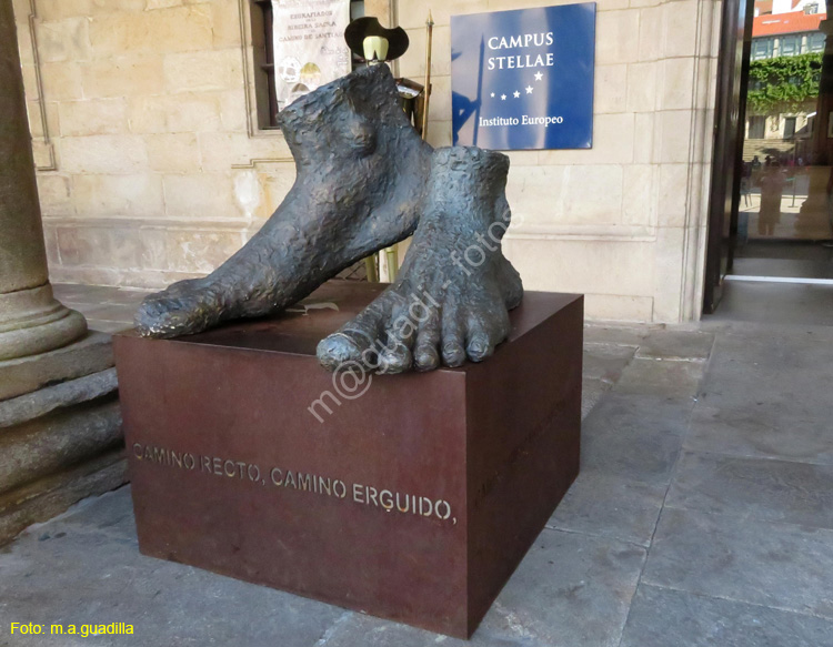 SANTIAGO DE COMPOSTELA (354) Plaza de la Quintana Vivos