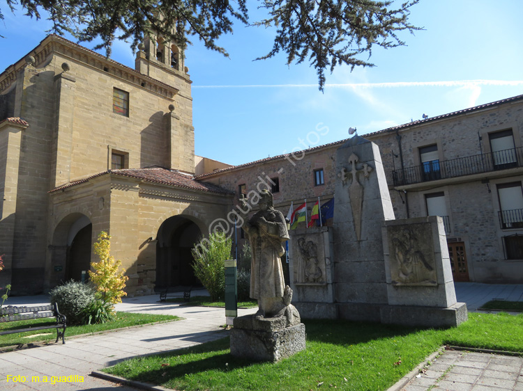 SANTO DOMINGO DE LA CALZADA (271) Monumento la Peregrino