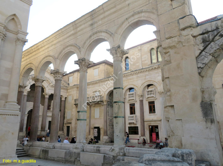 Split (113) Peristilo del Palacio de Diocleciano