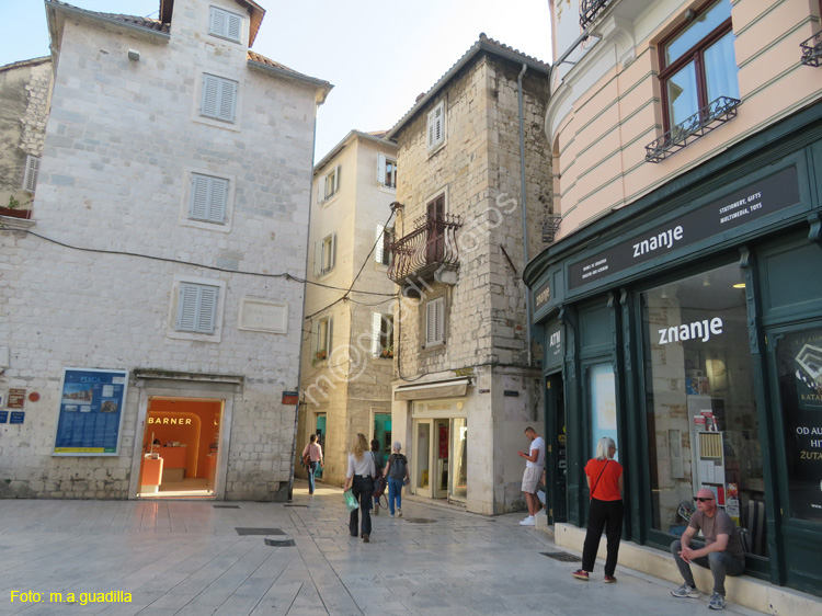 Split (311) Plaza del Pueblo
