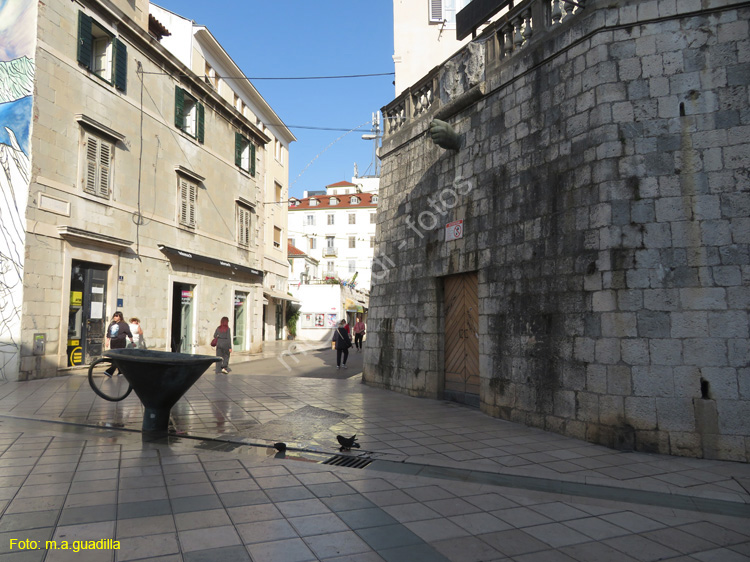 Split (335) Fuente Pirija