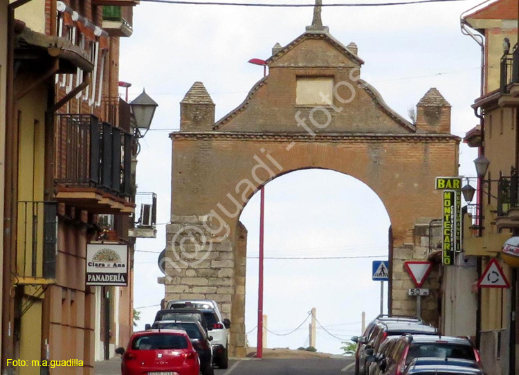 TORO (468) Puerta de Santa Catalina