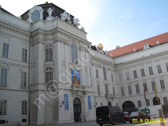 VIENA - Hofburg 043 1 - Plaza de Jose II - Iglesia de los Agustinos