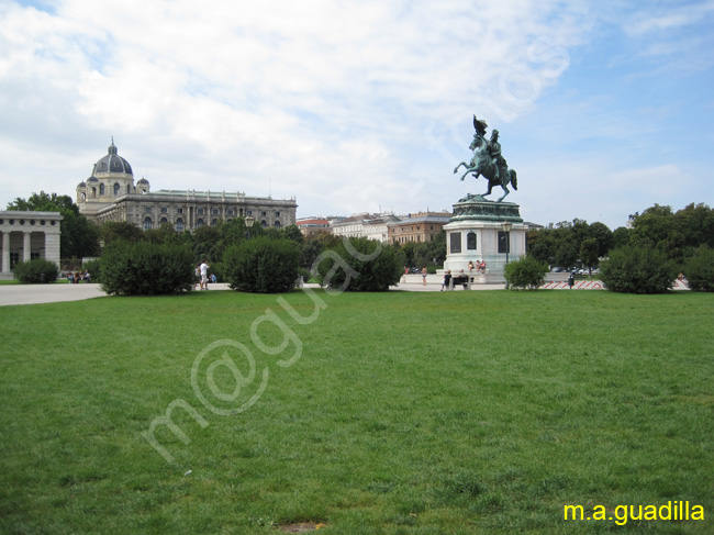 VIENA - Hofburg 061 - Plaza de los Heroes - Estatua del Archiduque Carlos de Austria 