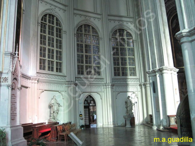 VIENA - Iglesia de los Minoriten 009