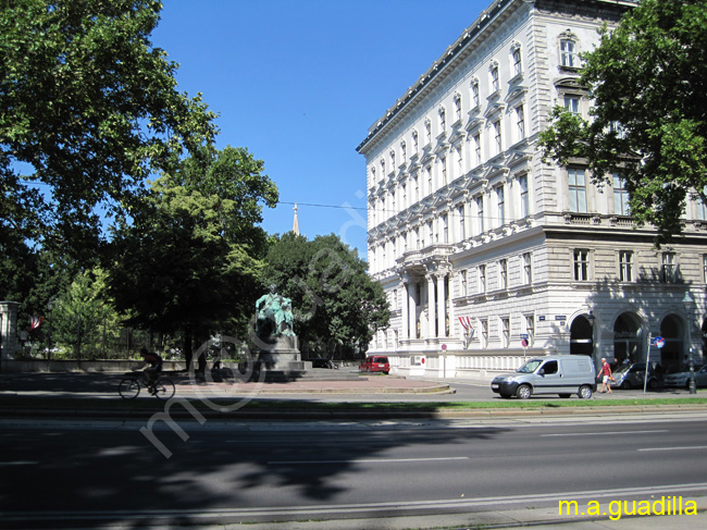 VIENA 062 - Monumento a Goethe