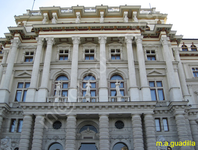 VIENA - Palacio de Justicia 003